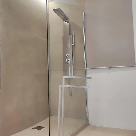 Matteotti 21 Rooms בית הארחה